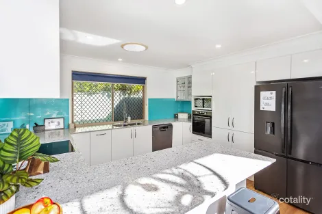 Property photo of 8 Armstrong Way Highland Park QLD 4211
