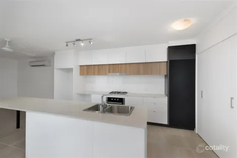 Property photo of 306/283 Logan Road Greenslopes QLD 4120