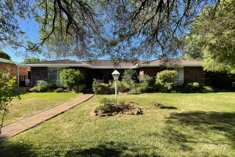 Property photo of 19 Wyndham Avenue Forbes NSW 2871