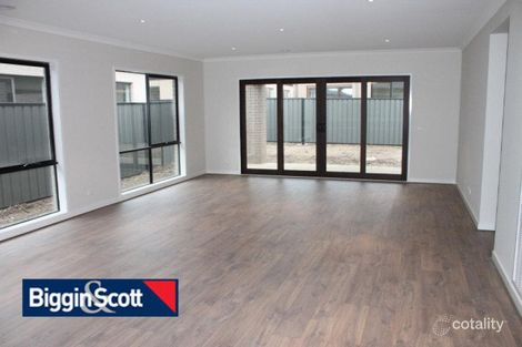 Property photo of 3 Jutland Close Clyde North VIC 3978
