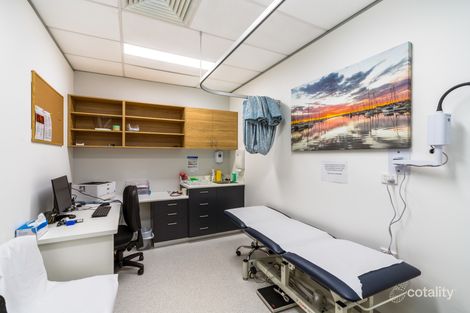 25 Cambridge Pde, Manly, QLD 4179