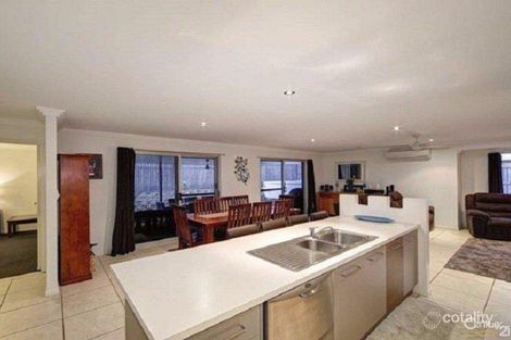 Property photo of 30 Tropicana Drive Avoca QLD 4670