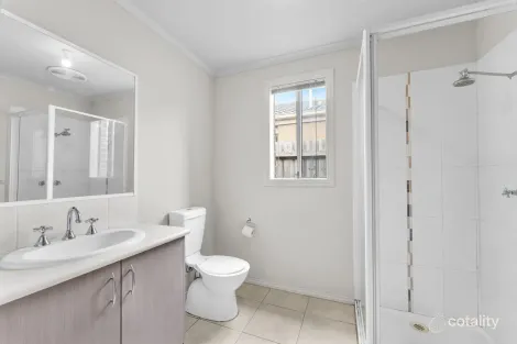 Property photo of 25 Myhaven Circuit Carrum Downs VIC 3201