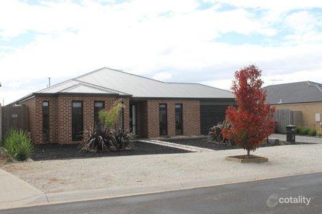 11 Sonny Cl, Maddingley, VIC 3340