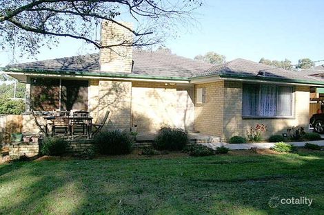 76 Eastfield Rd, Croydon South, VIC 3136