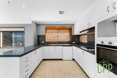 Property photo of 30 Coningham Street Gowrie ACT 2904