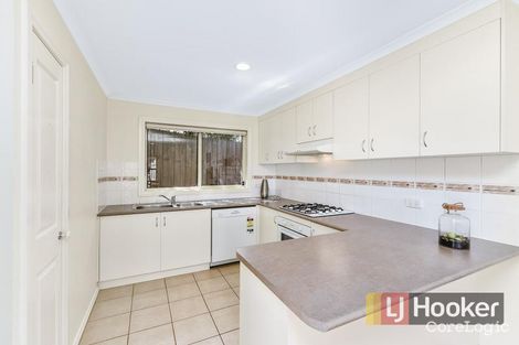 Property photo of 4/12 Renlik Court Pakenham VIC 3810