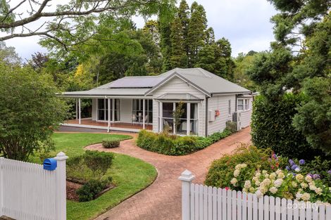70 Backhouse St, Wentworth Falls, NSW 2782