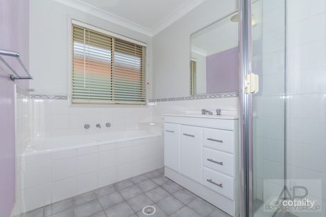 Property photo of 27 Esperance Drive Albion Park NSW 2527