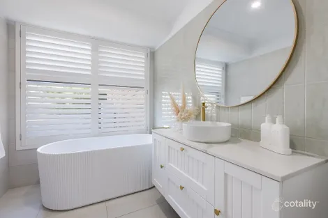 Property photo of 11 Wolfe Road Oakford WA 6121