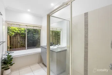 Property photo of 10 Pacha Close Coomera QLD 4209