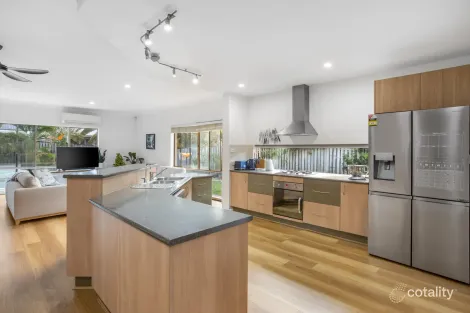 Property photo of 10 Pacha Close Coomera QLD 4209