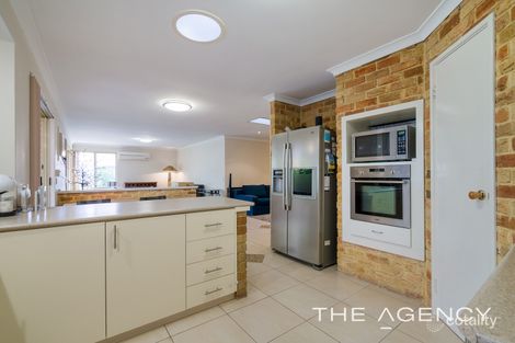 Property photo of 6 Jenkin Mews Atwell WA 6164