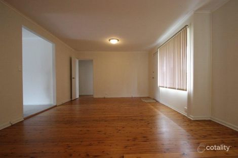 Property photo of 5 Dampier Crescent Fairfield West NSW 2165