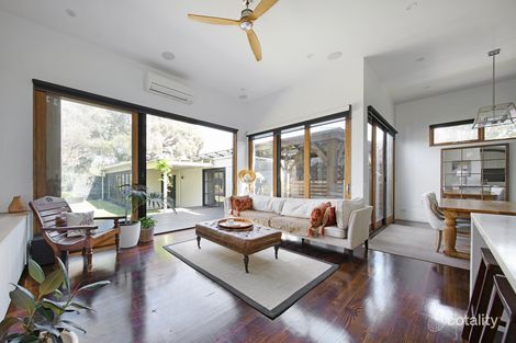 Property photo of 2 Oakleigh Crescent Ormond VIC 3204