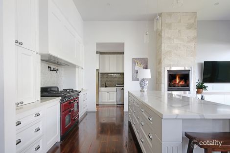 Property photo of 2 Oakleigh Crescent Ormond VIC 3204