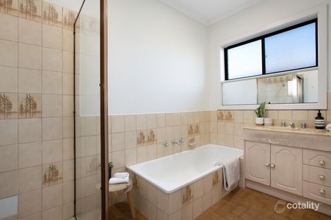 Property photo of 13 Azalea Avenue Mill Park VIC 3082