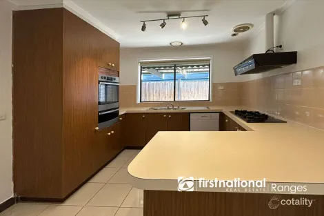 Property photo of 16 Arleon Crescent Cranbourne VIC 3977