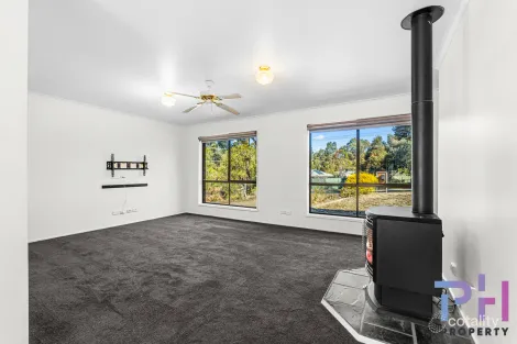 Property photo of 23 Lowe Street Kangaroo Flat VIC 3555