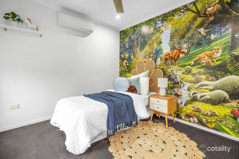 Property photo of 15 Salisbury Place Ooralea QLD 4740