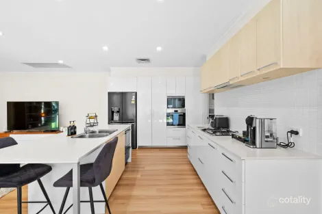 Property photo of 31 Malone Loop Meadow Springs WA 6210