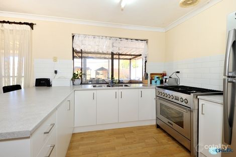 Property photo of 14 Jindarra Close Cooloongup WA 6168