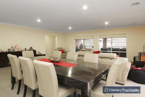 Property photo of 37 Quarters Boulevard Cranbourne West VIC 3977
