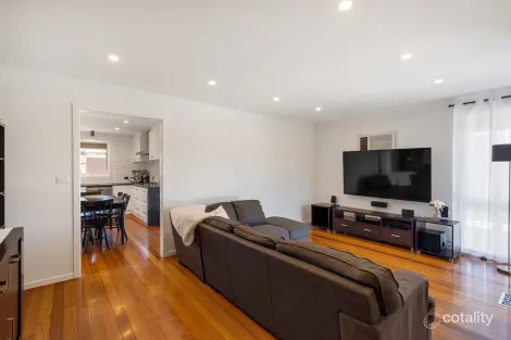 Property photo of 30 Riddell Street Westmeadows VIC 3049