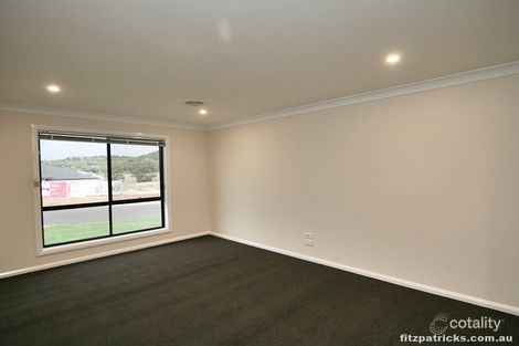 Property photo of 6 Flack Crescent Boorooma NSW 2650