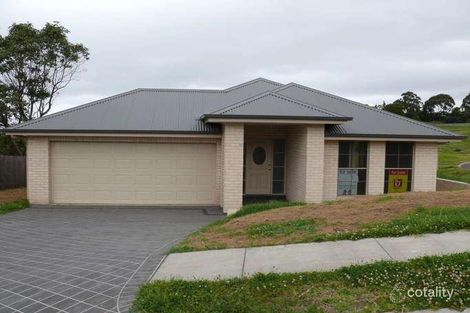 4 Austen Rd, Lake Heights, NSW 2502