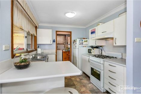 8 Maserati Dr, Ingleburn, NSW 2565