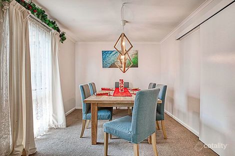 Property photo of 1 Ireland Place Wanniassa ACT 2903