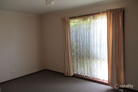 Property photo of 4/2-4 Kraft Crescent Drouin VIC 3818