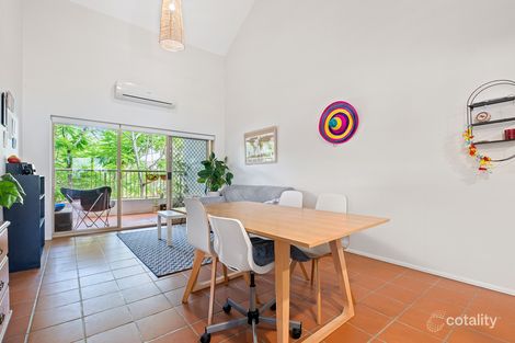 Property photo of 17/15 Clarence Road Indooroopilly QLD 4068