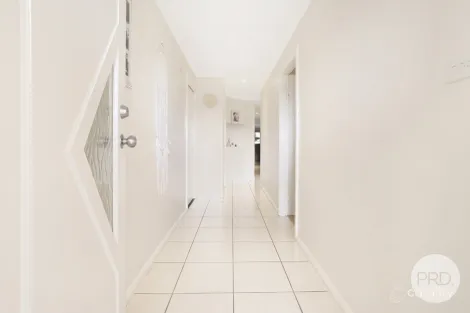 Property photo of 24A Nowland Crescent Westdale NSW 2340