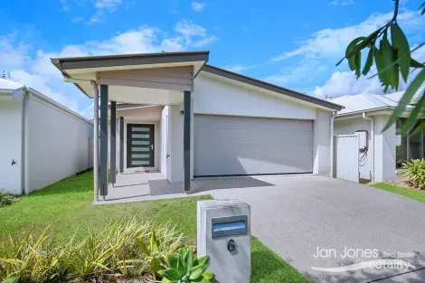 6 Comet St, Pelican Waters, QLD 4551