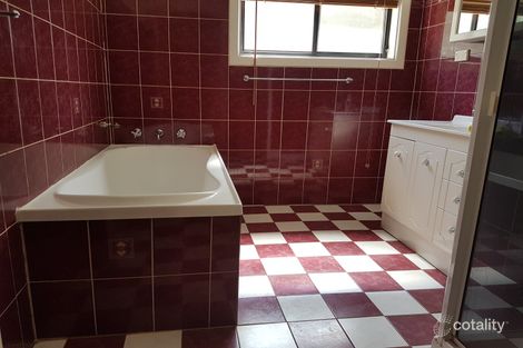 Property photo of 13 Pine Road Parkes NSW 2870