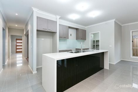 Property photo of 29 Weemala Grove Werribee VIC 3030