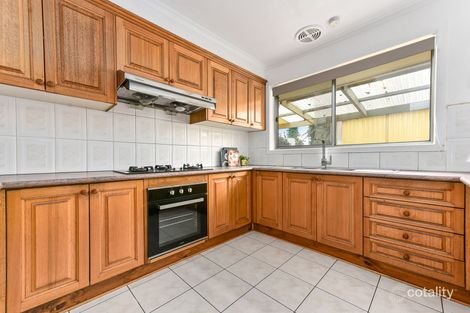 Property photo of 16 Deanswood Close Keysborough VIC 3173