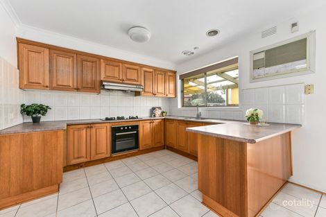 Property photo of 16 Deanswood Close Keysborough VIC 3173