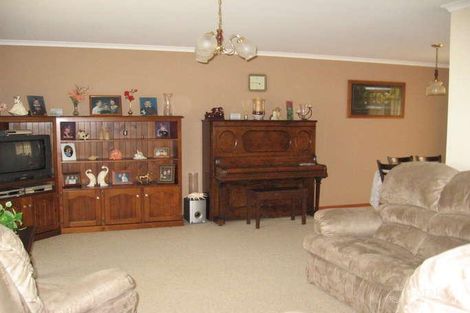 Property photo of 30 Ives Crescent McCracken SA 5211