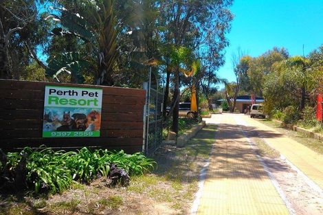 18 Hybrid Ct, Treeby, WA 6164