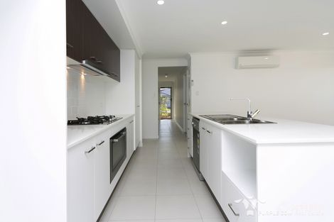 Property photo of 48 Dubai Circuit Spring Mountain QLD 4300