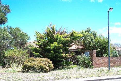 3/3 Valencia Cl, Orana, WA 6330