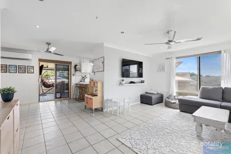 Property photo of 4 Eden Close Edens Landing QLD 4207