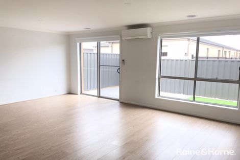 12 Angophora Cres, Craigieburn, VIC 3064