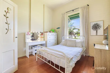 Property photo of 46 Fe Walker Street Kepnock QLD 4670