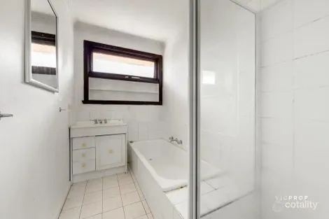 Property photo of 23 McRae Avenue St Albans VIC 3021