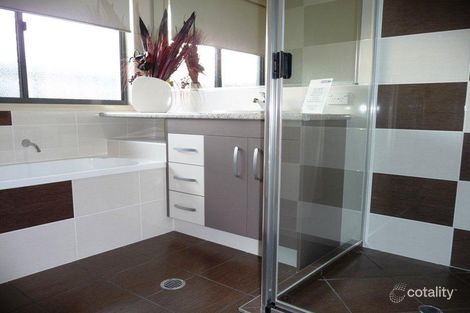 Property photo of 50 Lady Penrhyn Drive Eli Waters QLD 4655
