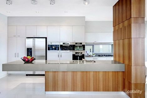 Property photo of 18A/2 Ephraim Island Parade Paradise Point QLD 4216